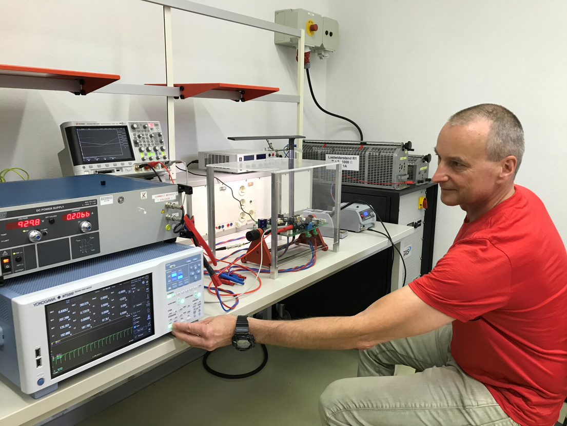 Ermittlung von Schaltverlusten von Si- und SiC-MOSFETs in einer Stromversorgung Ermittlung von Schaltverlusten von Si- und SiC-MOSFETs in einer Stromversorgung